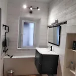 Maisonnette Avec Terrasse Sur Le Gardon بيت للعطل *