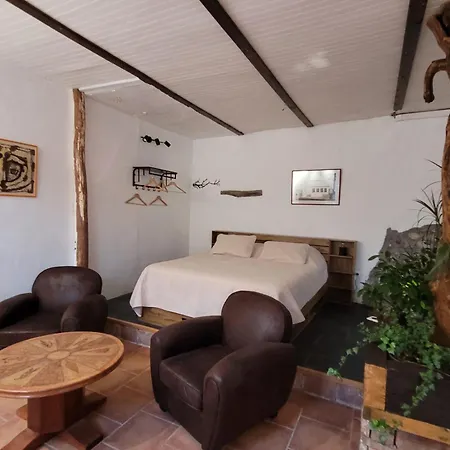 Maisonnette Avec Terrasse Sur Le Gardon *