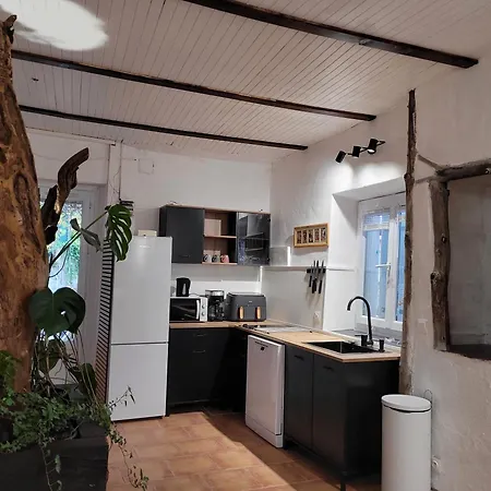 別荘 Maisonnette Avec Terrasse Sur Le Gardon