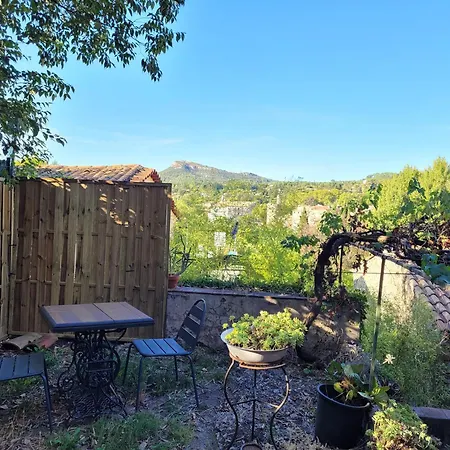 Maisonnette Avec Terrasse Sur Le Gardon *
