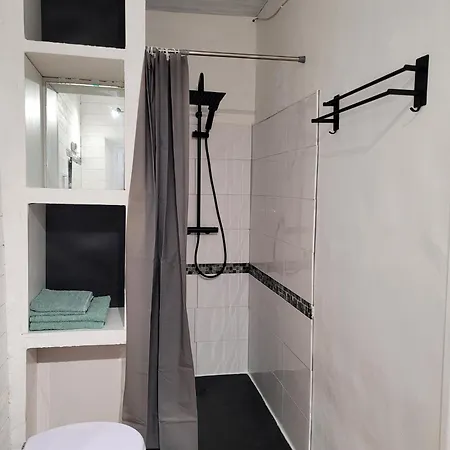 Maisonnette Avec Terrasse Sur Le Gardon בית נופש *