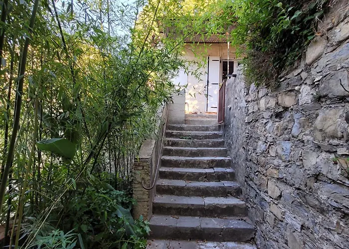 Maisonnette Avec Terrasse Sur Le Gardon * Андюз